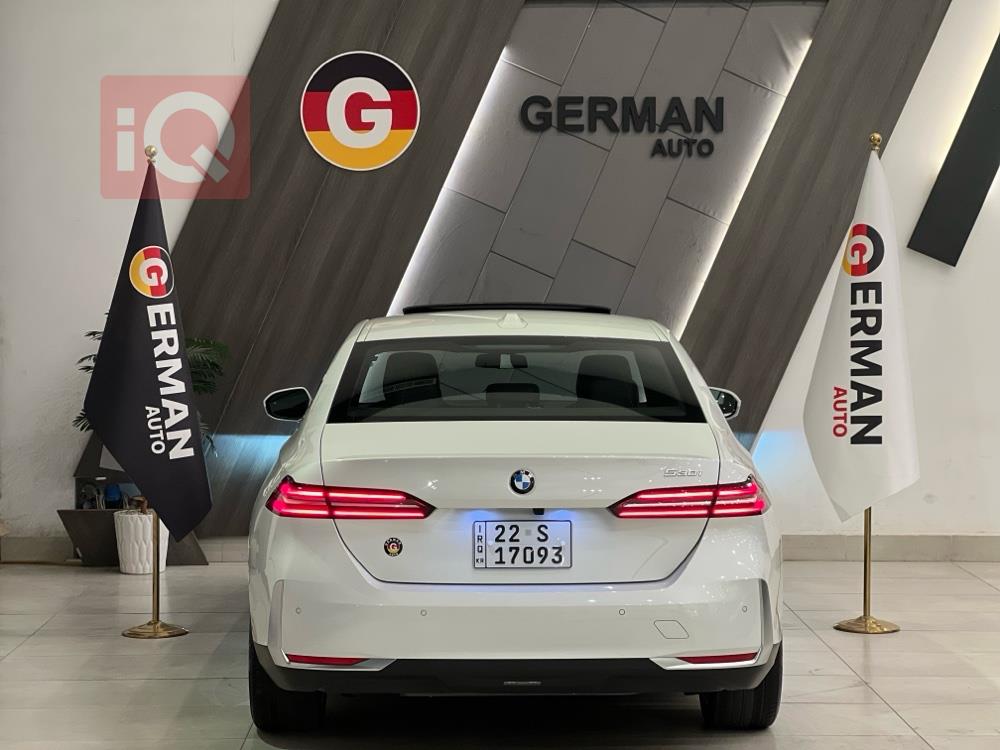 بی ئێم دەبڵیو سیریەس 5